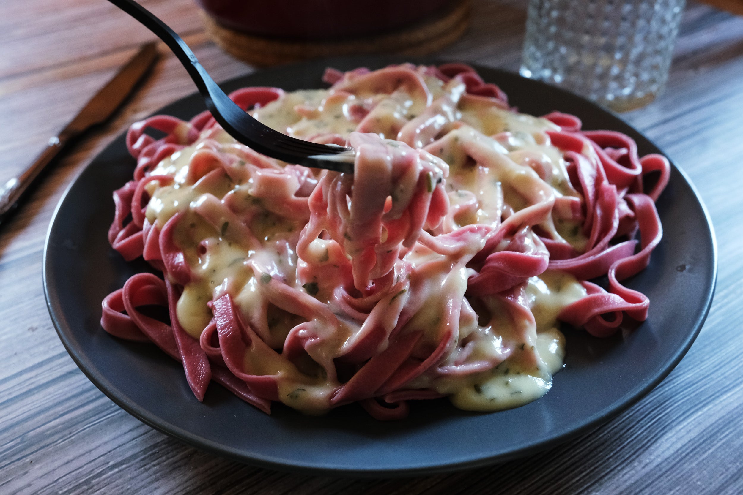 Creamy Garlic, Parmesan, Parsley Pasta Sauce – Crucible Cookware