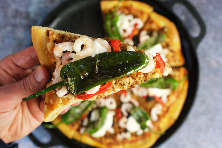 Sartén para pizza de hierro fundido 13.8"/35 cm, bandeja para hornear, plancha para cocinar, protectores de mango de silicona y raspador