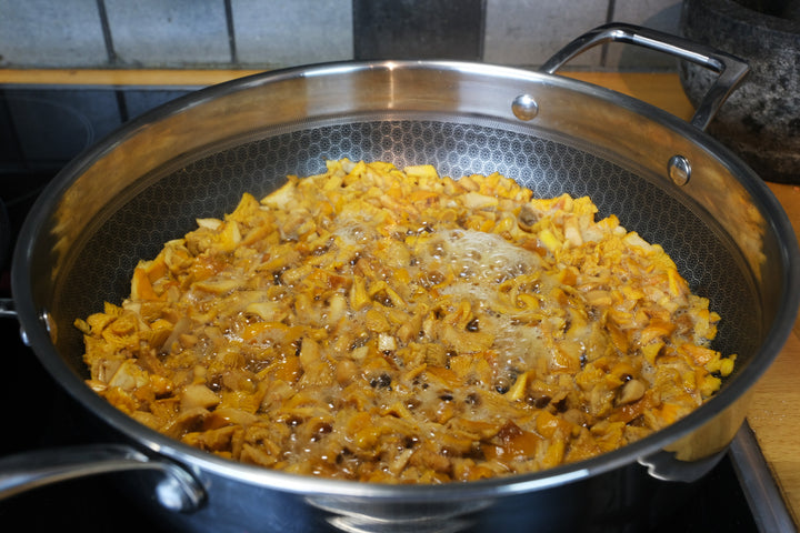Padella Sauté Antiaderente Ibrida – 28 cm (11”) Acciaio Inossidabile Tri-Strato con Manici ad Anello + Coperchio in Vetro Temperato, Capacità 5 L
