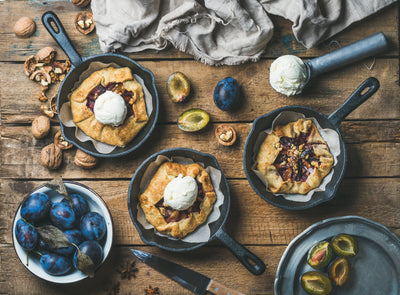 Backen mit Kochgeschirr aus Gusseisen