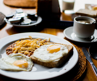 Vigtigheden af ​​morgenmad: sundhedsmæssige fordele og forskellige madforberedelser