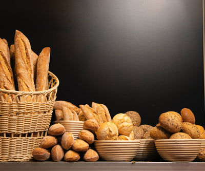 استكشاف الخبز اللذيذ للإفطار والوجبات الخفيفة: نصائح لتجهيزات المطابخ والتحضير