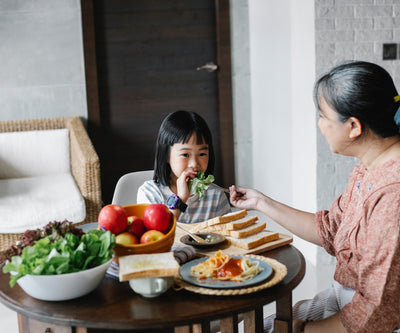 如何让孩子吃并喜欢蔬菜：给父母的提示和技巧