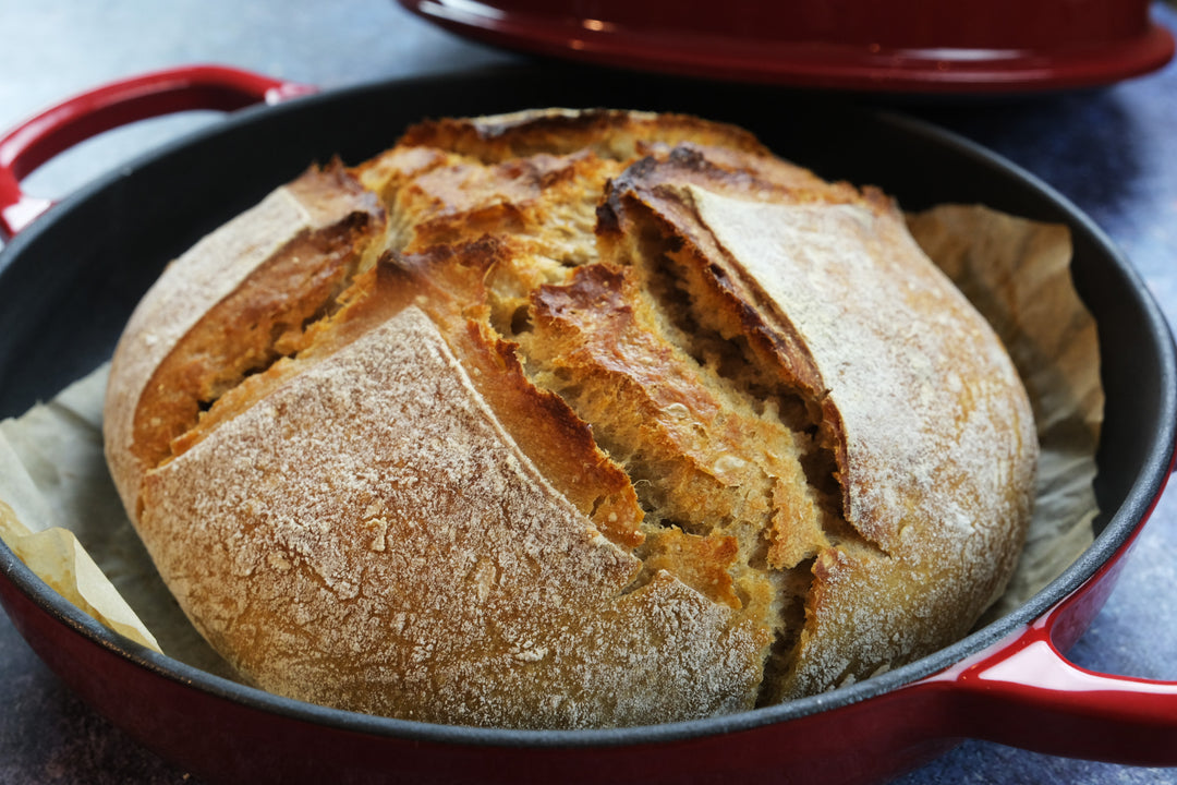Enameled Cast Iron Bread Pan, Sour Dough Artisan Bread Oven – Red – Round 26 cm, 6.25 L (6.6 qt) – Deep Lid for Steam Baking