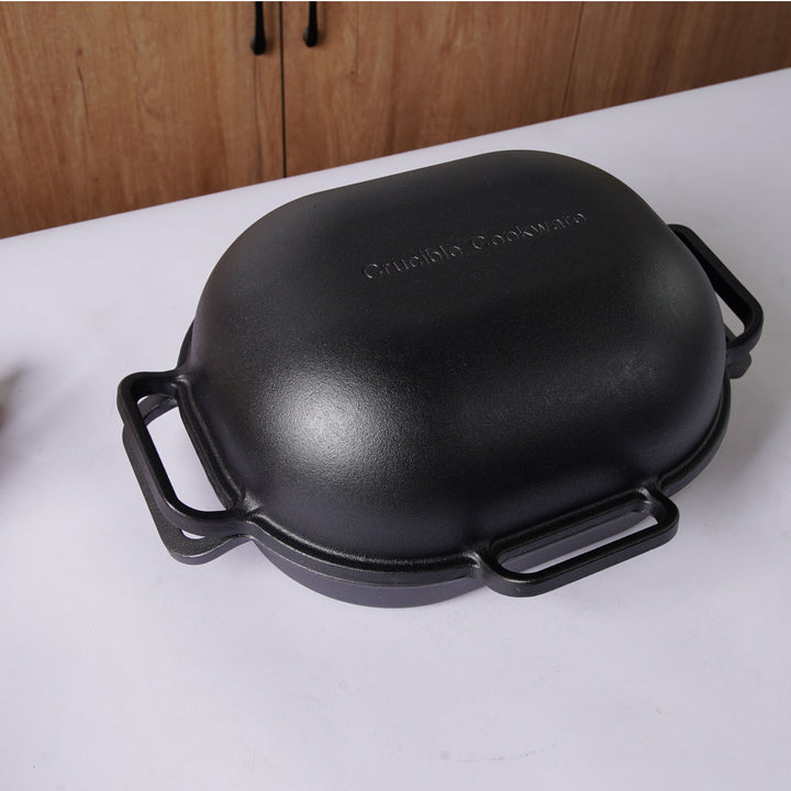 Extra large cast iron bread pan with lid from the top